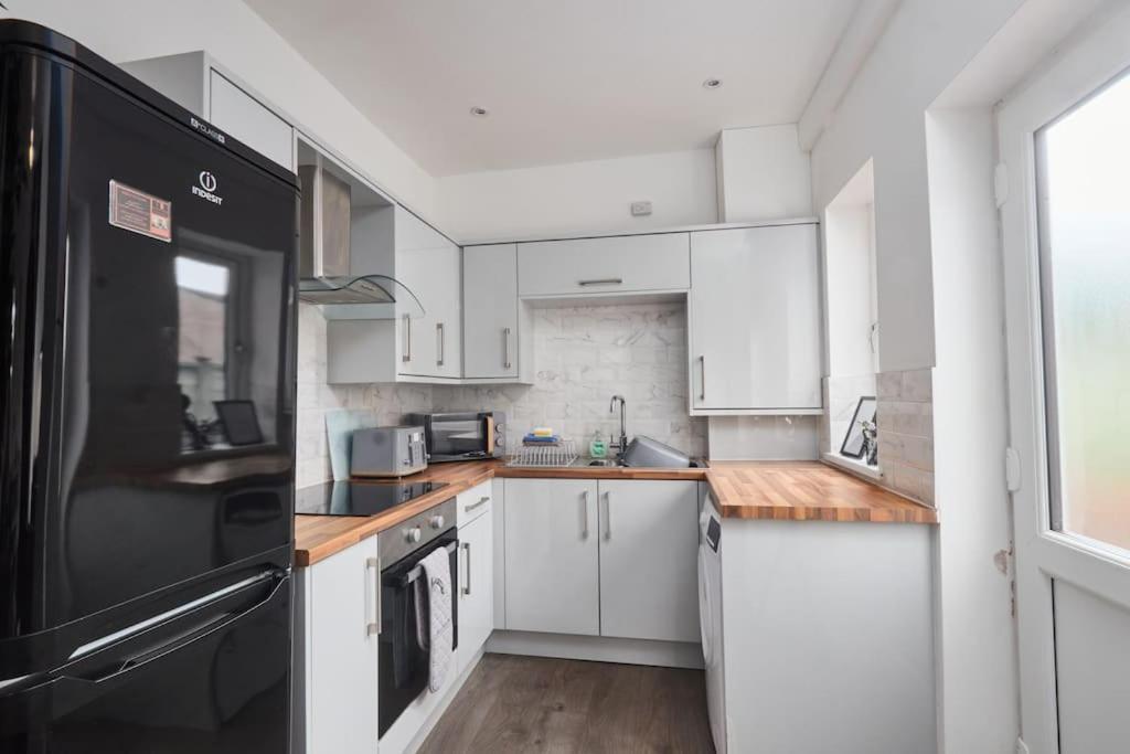 Apartmán Haw Hill House - Modern 4 Bed Normanton  Exteriér fotografie